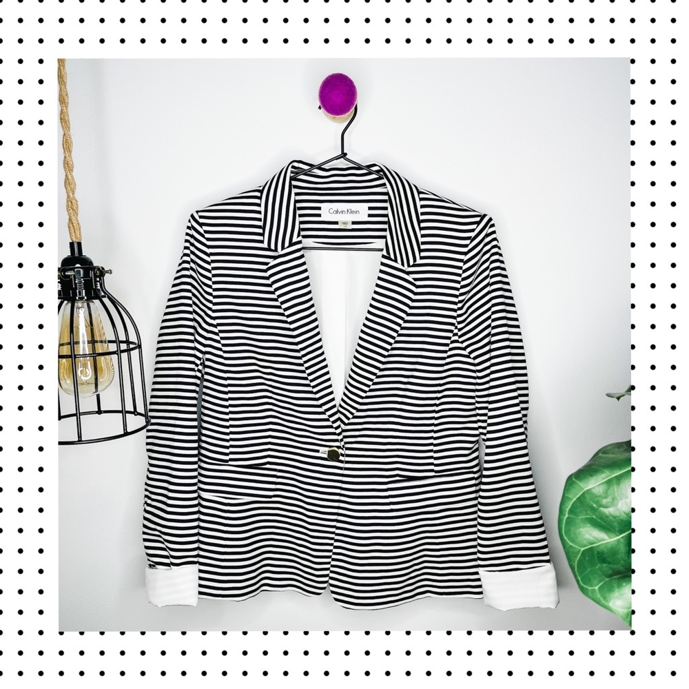 NWOT Calvin Klein - Black & White Stripe Blazer 10P